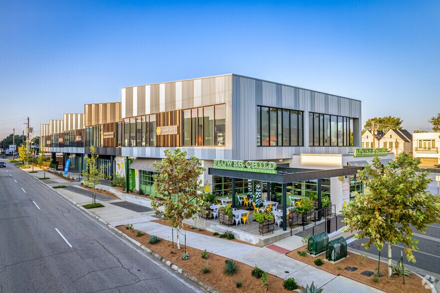Primary Photo Of 1533 N Shepherd Dr, Houston General Retail For Lease