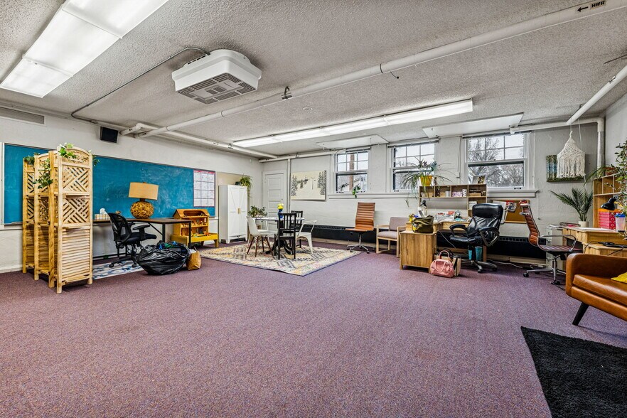More Photos Of 658 S East St, Bayfield Flex For Sale