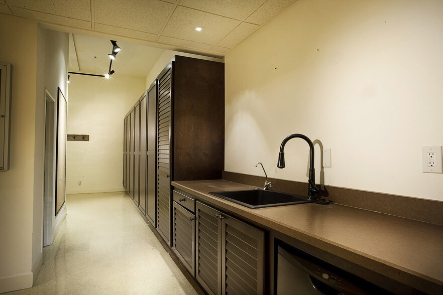 More Photos Of 710 State St, Santa Barbara Office For Lease