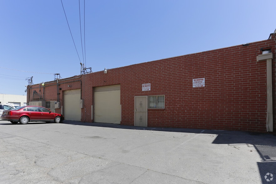 More Photos Of 15115 Califa St, Van Nuys Warehouse For Lease