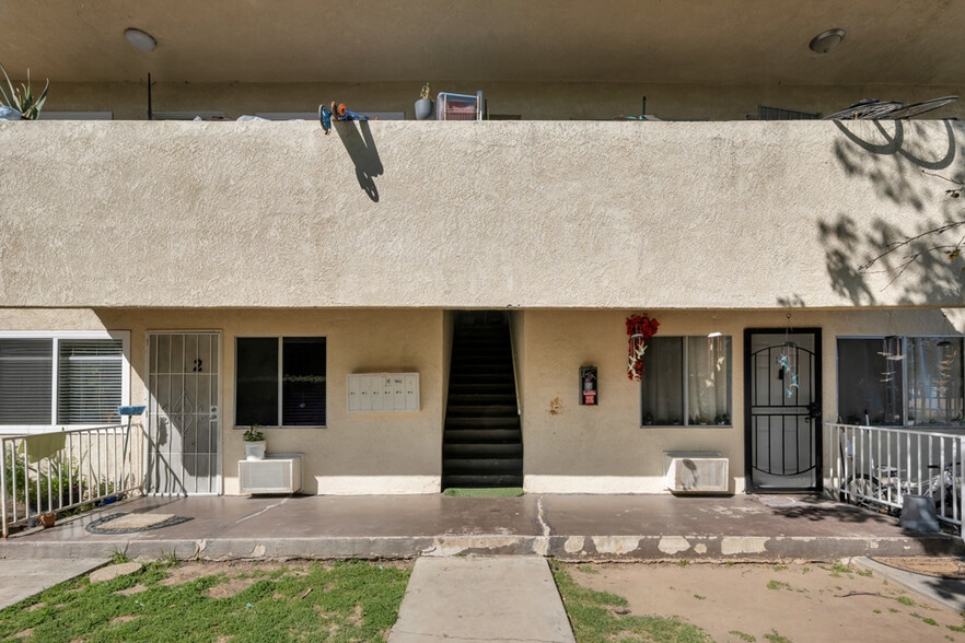 More Photos Of 17926 Schoenborn St, Northridge Apartments For Sale
