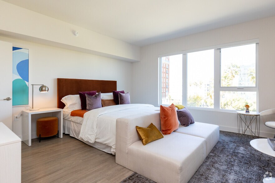 More Photos Of 2801 Sunset Pl, Los Angeles Apartments For Lease