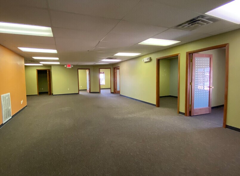 More Photos Of 217 Executive Dr, Cranberry Township Office For Sale
