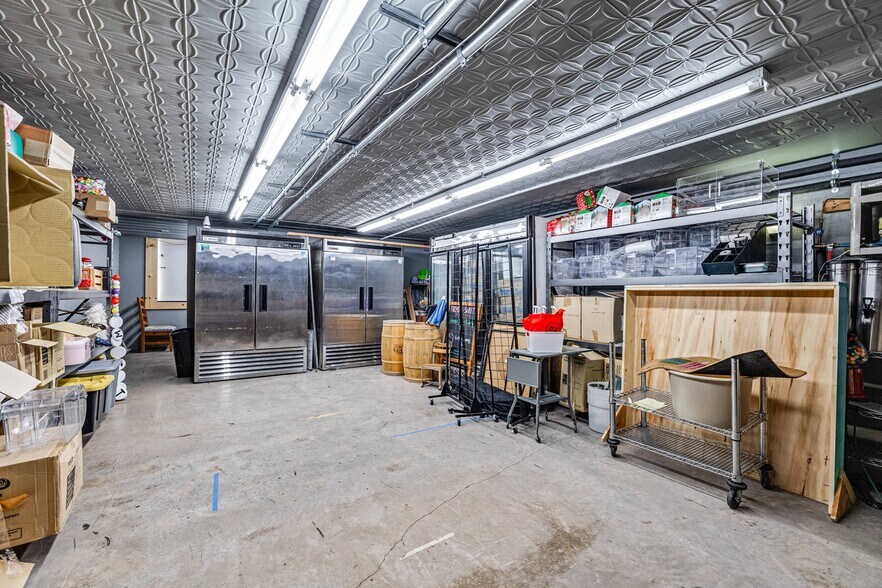 More Photos Of 17 W Beauregard Ave, San Angelo General Retail For Sale