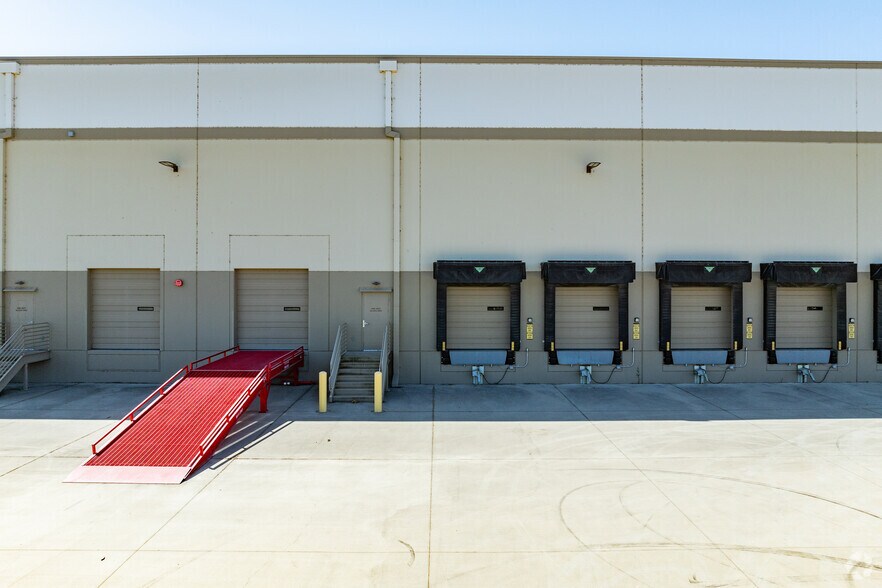 More Photos Of 22801 8th St E, Sonoma Warehouse For Sale