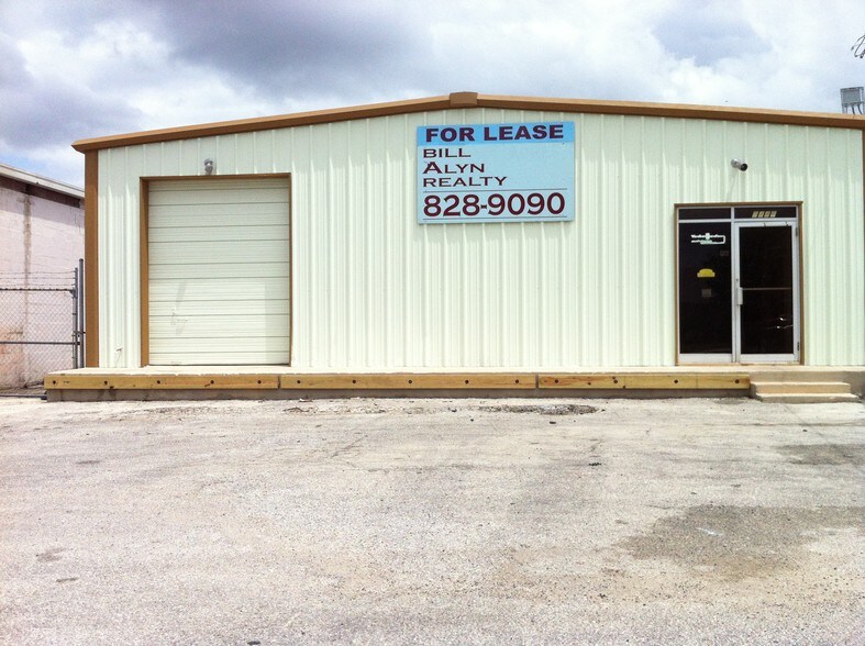Primary Photo Of 8446 Gault Ln, San Antonio Light Distribution For Lease