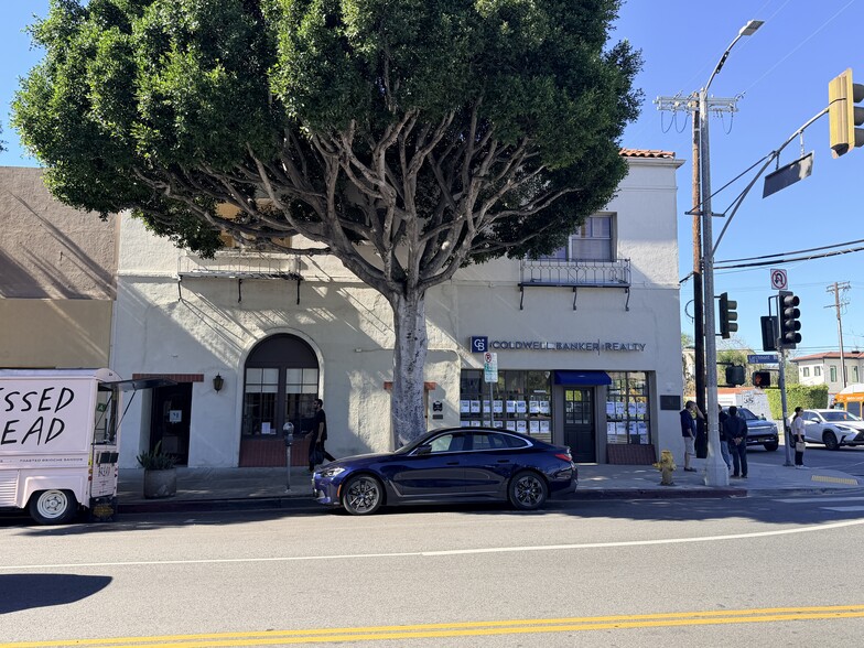 More Photos Of 251 N Larchmont Blvd, Los Angeles Office For Lease