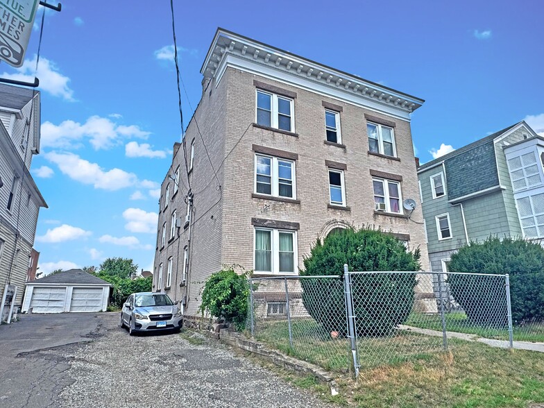 Primary Photo Of 66 Standish St, Hartford Apartments For Sale