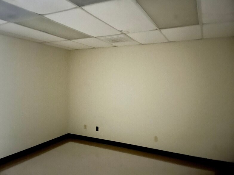 More Photos Of 101 Savannah Stes 2 3 & 4 Ave, McAllen Medical For Sale