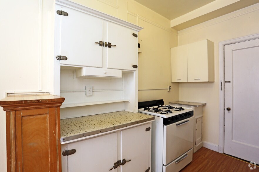More Photos Of 135 S 20th St, Philadelphia Apartments For Lease