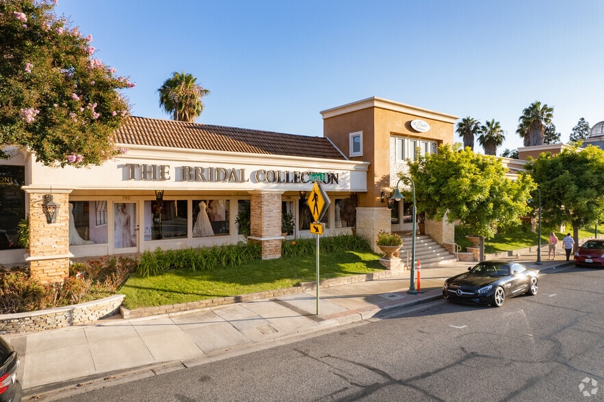 More Photos Of 756-868 E Thousand Oaks Blvd, Thousand Oaks Unknown For Lease