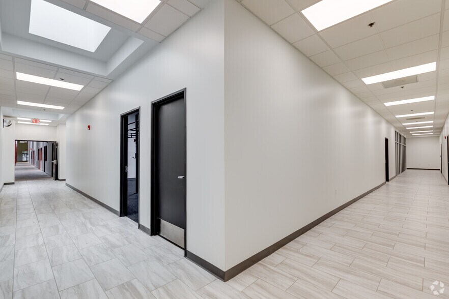 More Photos Of 7720 NW 85th Ter, Oklahoma City Office For Sale