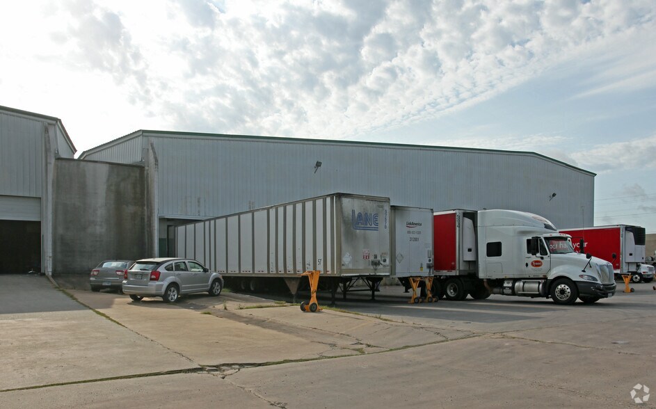 More Photos Of 3000 Brittmoore Rd, Houston Warehouse For Lease