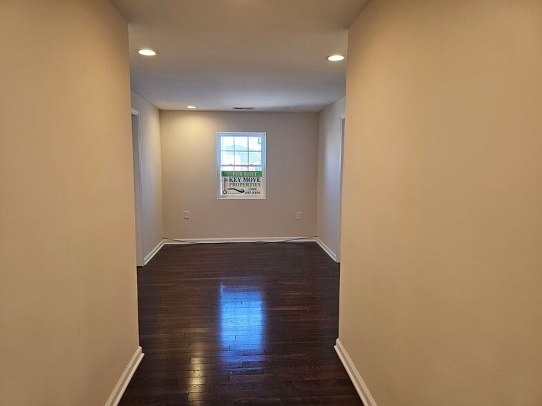 More Photos Of 27 S Royal Ave, Front Royal Medical For Lease