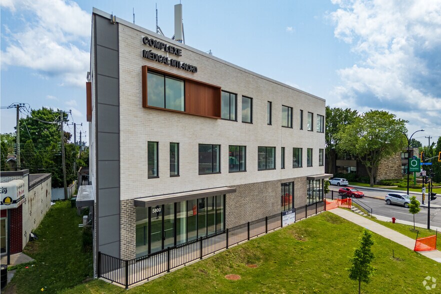 More Photos Of 12421 Boul Lacordaire, Montréal Medical For Sale