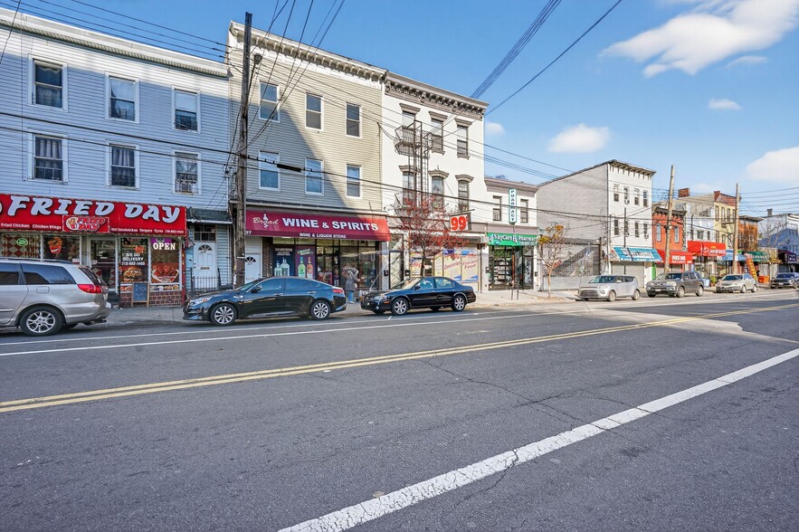 More Photos Of 219-225 Broad st, Staten Island Apartments For Sale