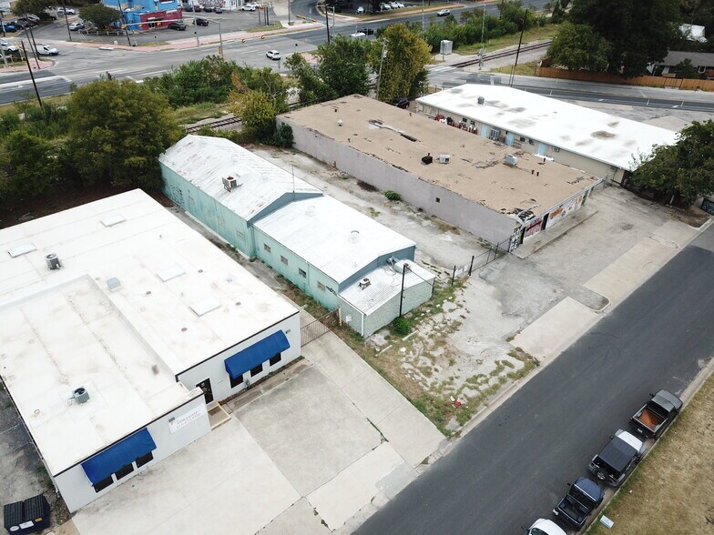 More Photos Of 620 Canion St, Austin Warehouse For Lease