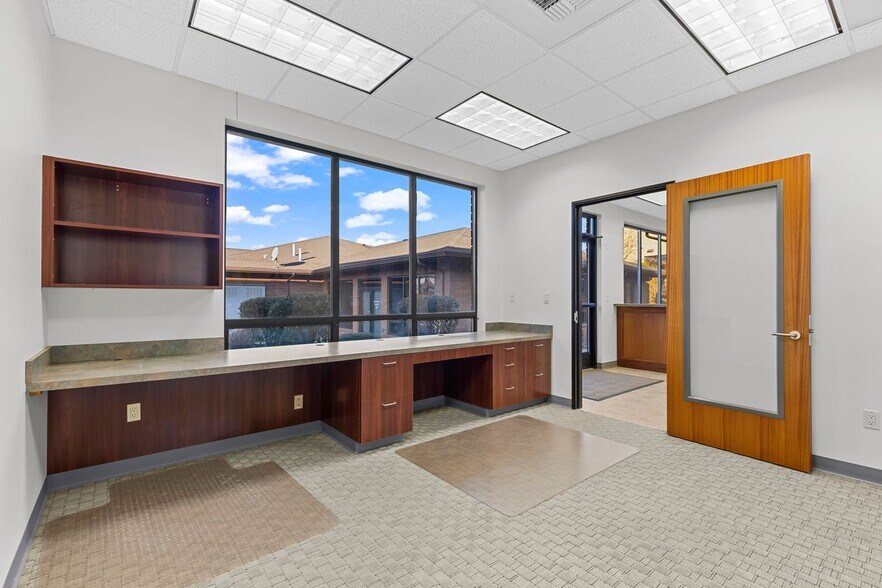More Photos Of 309 72nd, Yakima Office For Lease