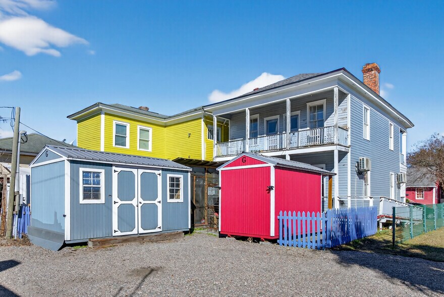 More Photos Of 11 E 41st St, Savannah Storefront Retail Residential For Sale