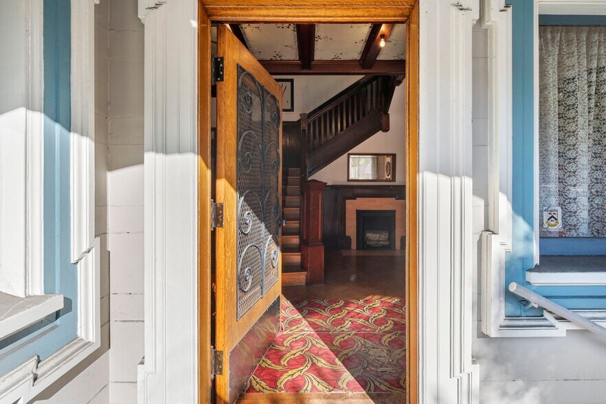 More Photos Of 2 Hugo St, San Francisco Multifamily For Sale