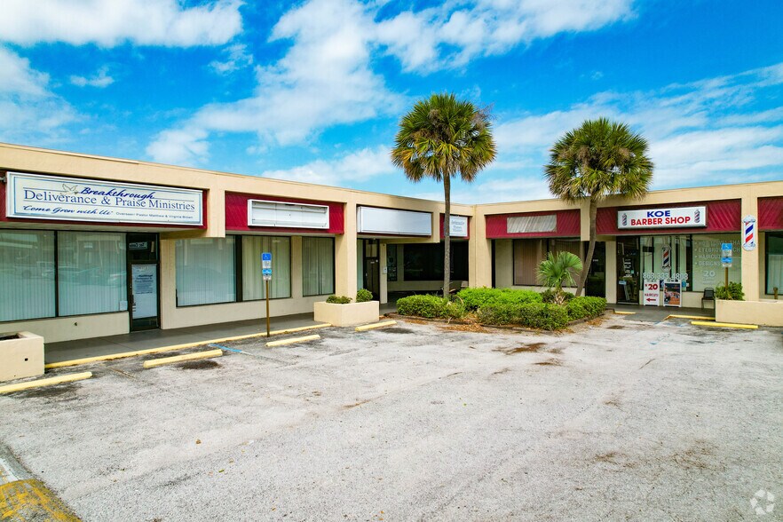 More Photos Of 2101-2207 S Combee Rd, Lakeland General Retail For Sale