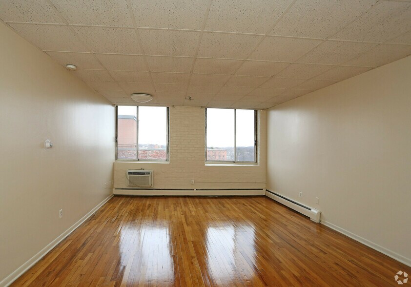 More Photos Of 71 Catlin St, Meriden Multifamily For Sale