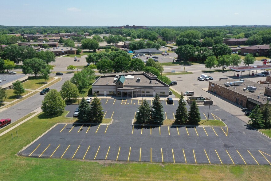 More Photos Of 1511 Northway Dr, Saint Cloud Medical For Sale