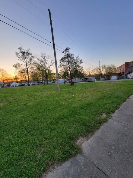 More Photos Of 103 Main Street West, Wartrace Land For Sale