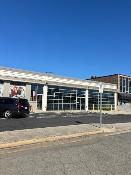More Photos Of 8500-8502 Lee Hwy, Fairfax Storefront For Lease