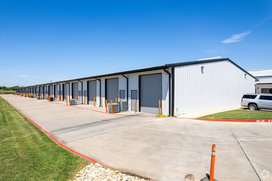 More Photos Of 2126 Hamilton Rd, Argyle Light Distribution For Lease