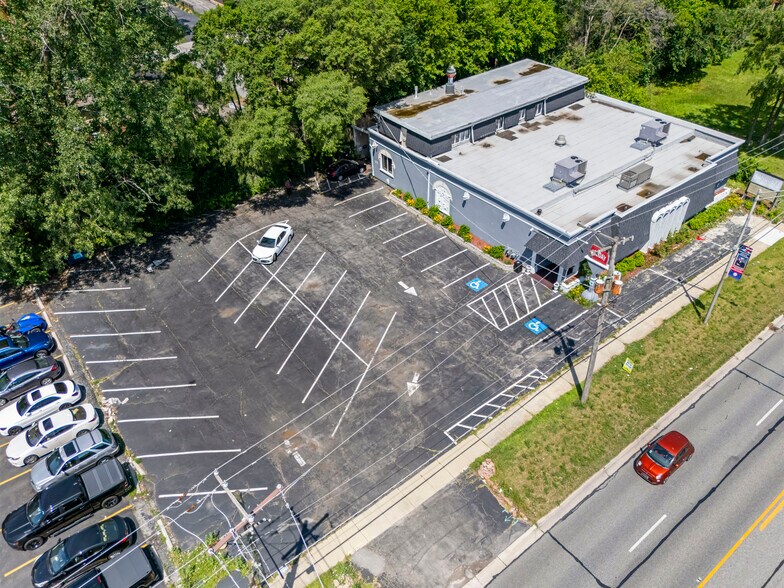 Primary Photo Of 10140 S Roberts Rd, Palos Hills Bar For Sale