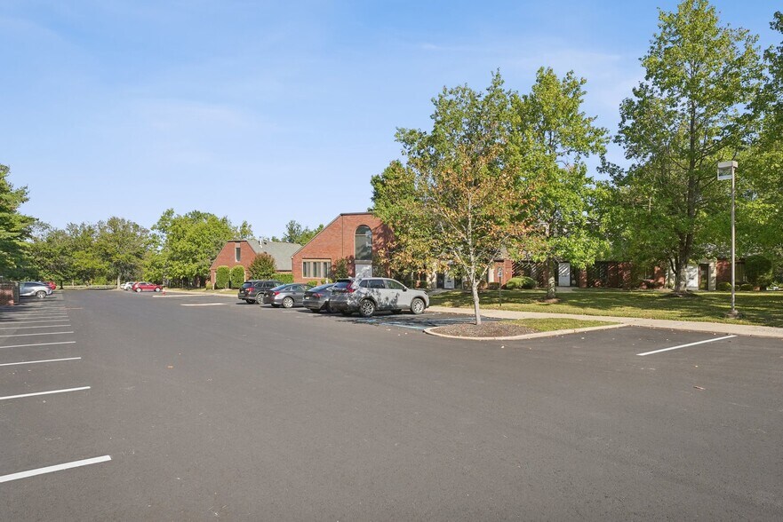 More Photos Of 176 Tamarack Cir, Skillman Office For Sale