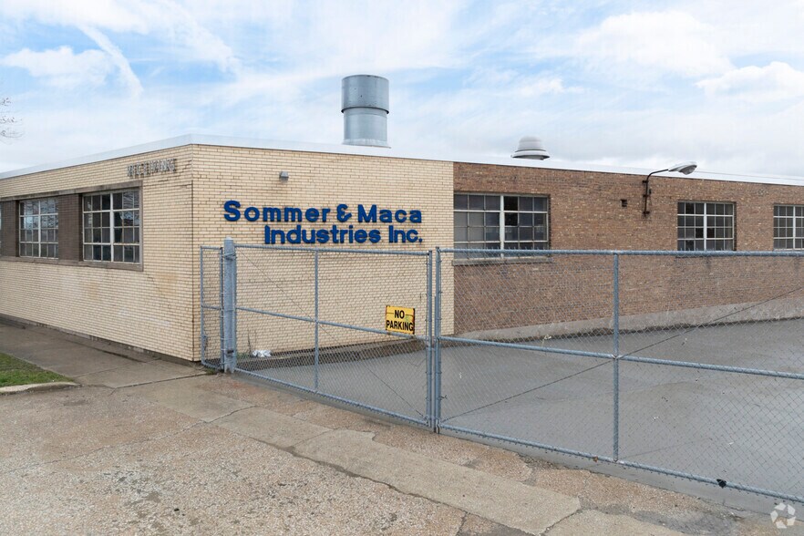 More Photos Of 5501 W Ogden Ave, Cicero Manufacturing For Lease