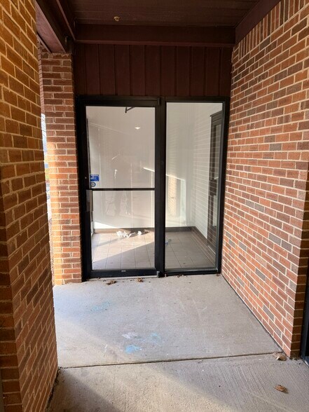 More Photos Of 1201 N Post Rd, Indianapolis Medical For Lease