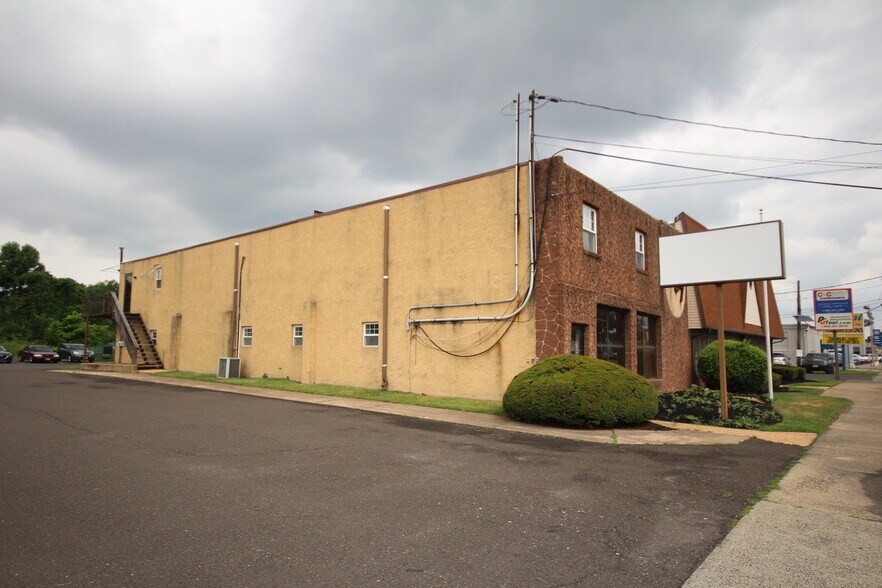 More Photos Of 537-539 Mantua Pike, Woodbury Flex For Sale