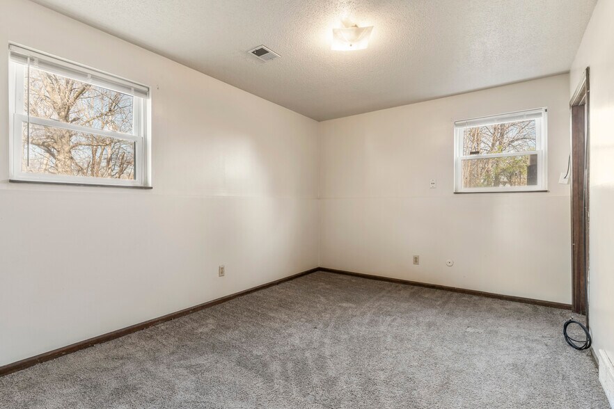 More Photos Of 5218-5240 Ditzler Ave, Raytown Apartments For Sale