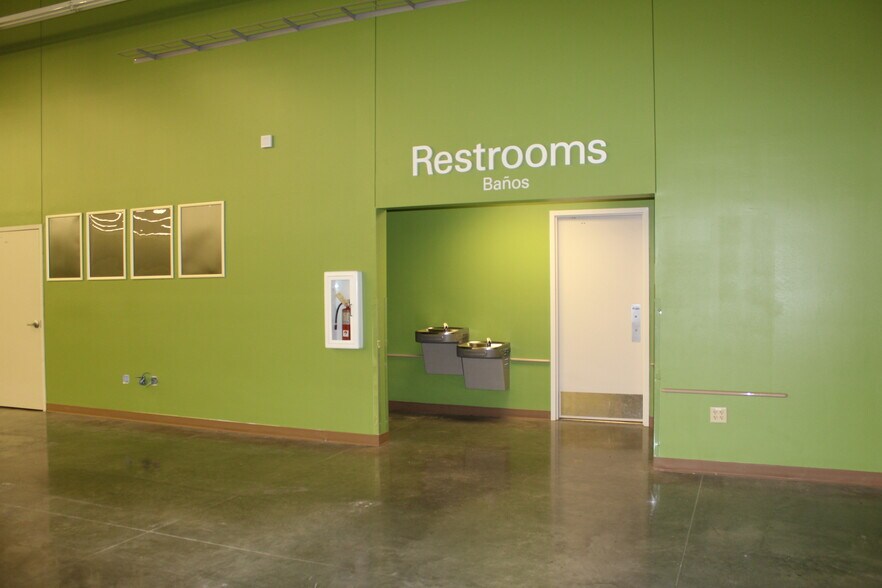 More Photos Of 908 NW 6th St, Tulia Freestanding For Sale