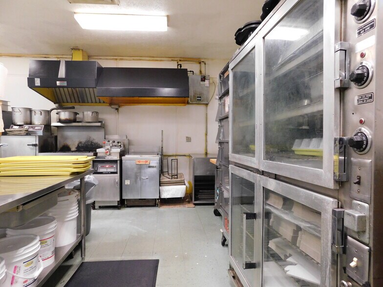 More Photos Of 116 E Rochester St, Akron Freestanding For Sale