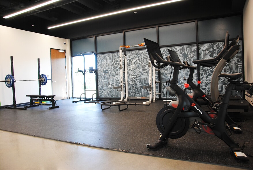 More Photos Of 300 E Davis St, McKinney Coworking Space