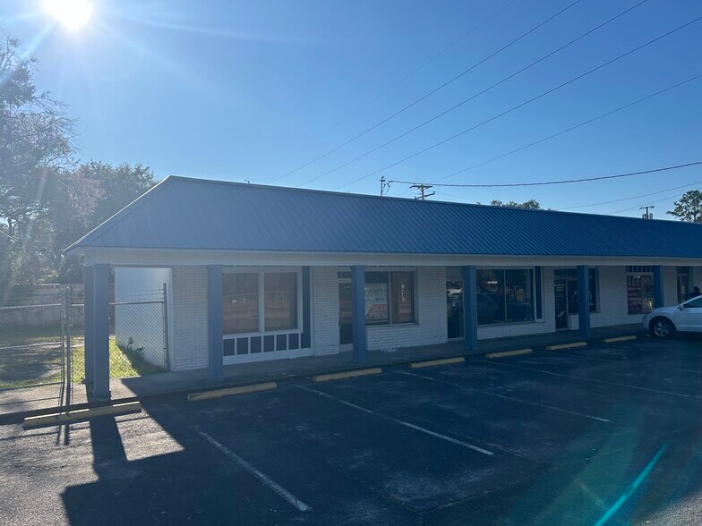 Primary Photo Of 3230 Skidaway Rd, Savannah Unknown For Lease