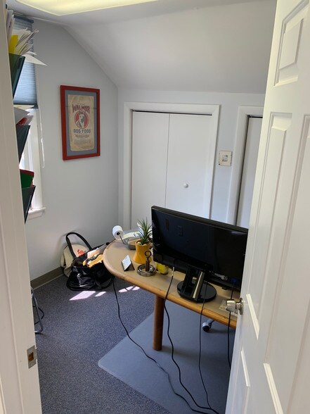 More Photos Of 98 Spencer Plain Rd, Old Saybrook Medical For Lease