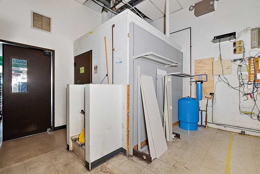 More Photos Of 10767 E Carson City Rd, Carson City Drugstore For Sale
