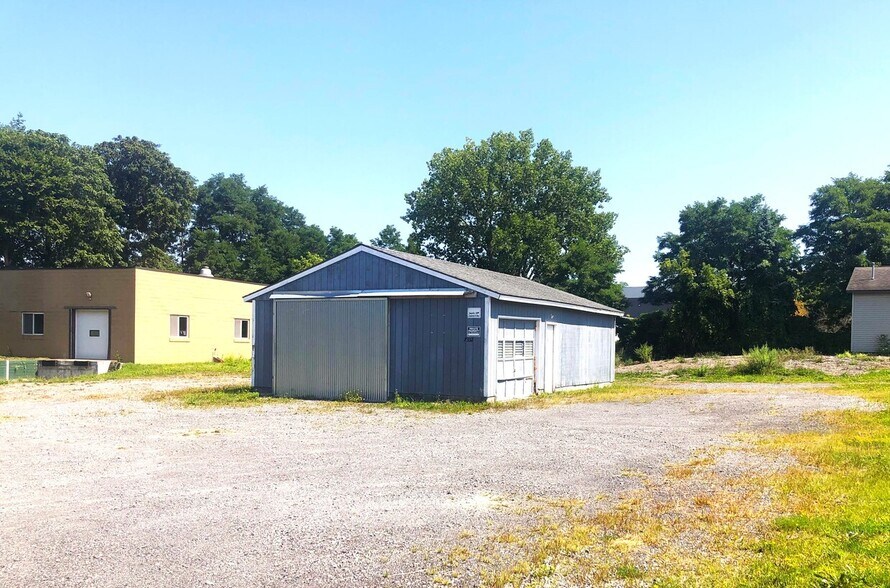 More Photos Of 6089 E Taft Rd, North Syracuse Auto Dealership For Sale