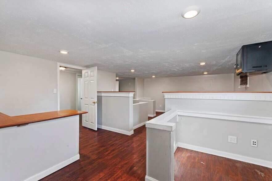 More Photos Of 78 Ash St, Calvert City Office For Sale