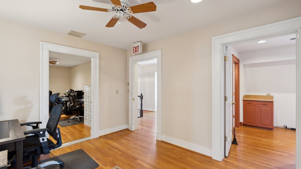 More Photos Of 5309 S Seminole Trl, Madison Storefront For Sale