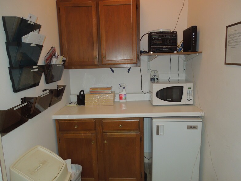 More Photos Of 142 Oak Tree Ave, South Plainfield Office For Lease