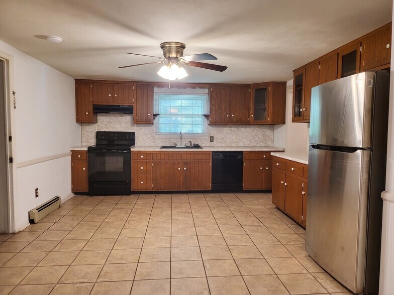 More Photos Of 5104 Fairfield Rd, Fairfield Apartments For Sale