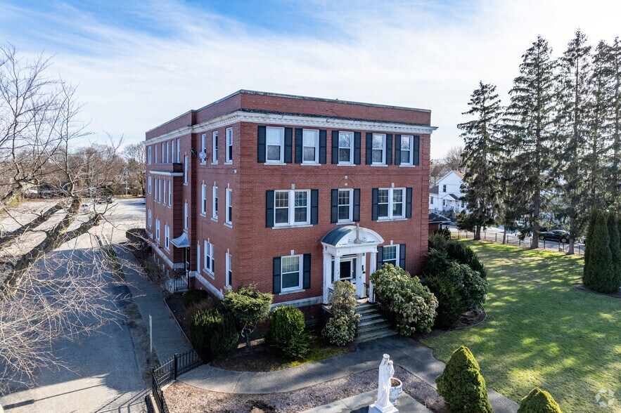 More Photos Of 193 Walcott St, Pawtucket Office For Lease