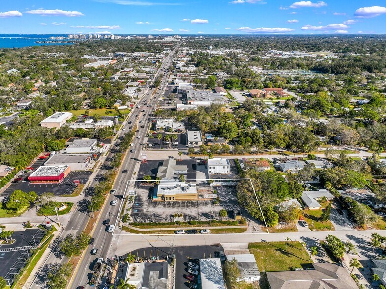 More Photos Of 4413 S Tamiami Trl, Sarasota Restaurant For Sale