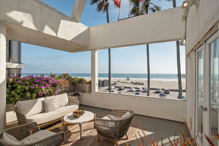 More Photos Of 3111 Ocean Front Walk, Marina Del Rey Apartments For Sale